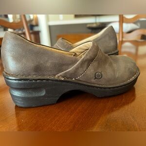 Born Size 6 women’s leather shoes